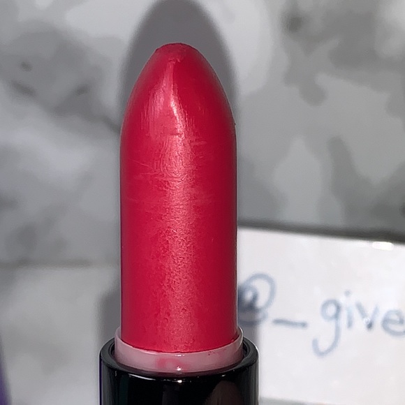 ALL FIRED UP NWOB Retro Matte Lipstick MAC - Picture 6 of 15